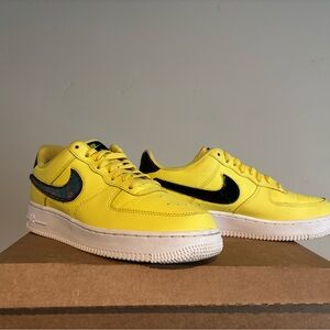 Nike Men's Yellow and Black Sneakers